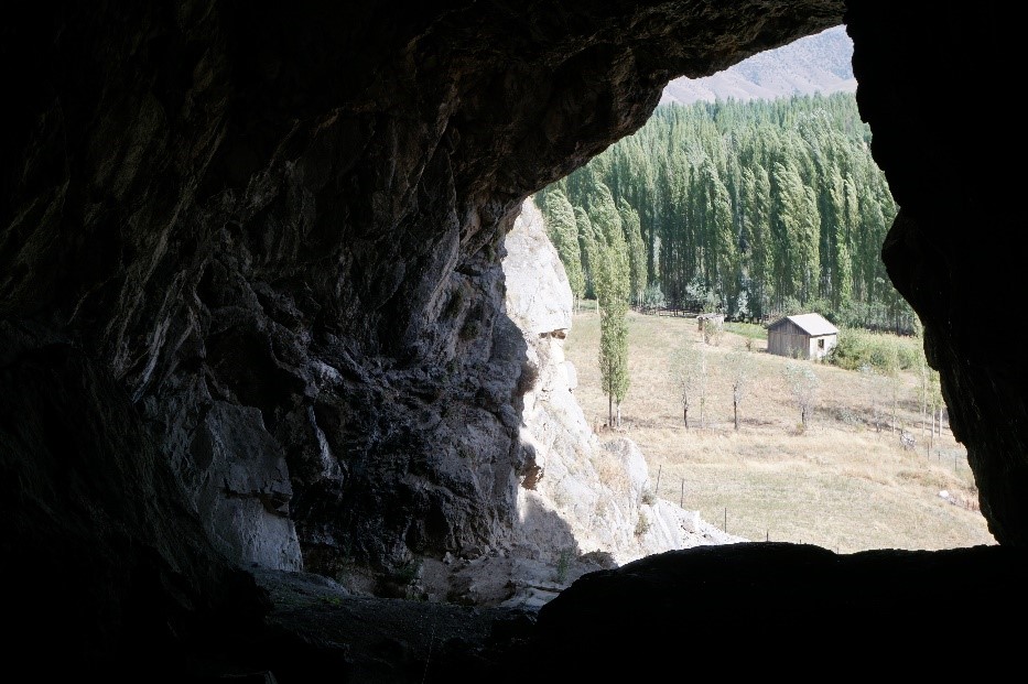Вид из пещеры Сельунгур