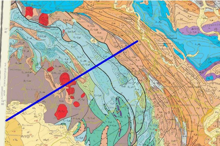 Геологическая карта района работ и профиль МТЗ (синяя линия)